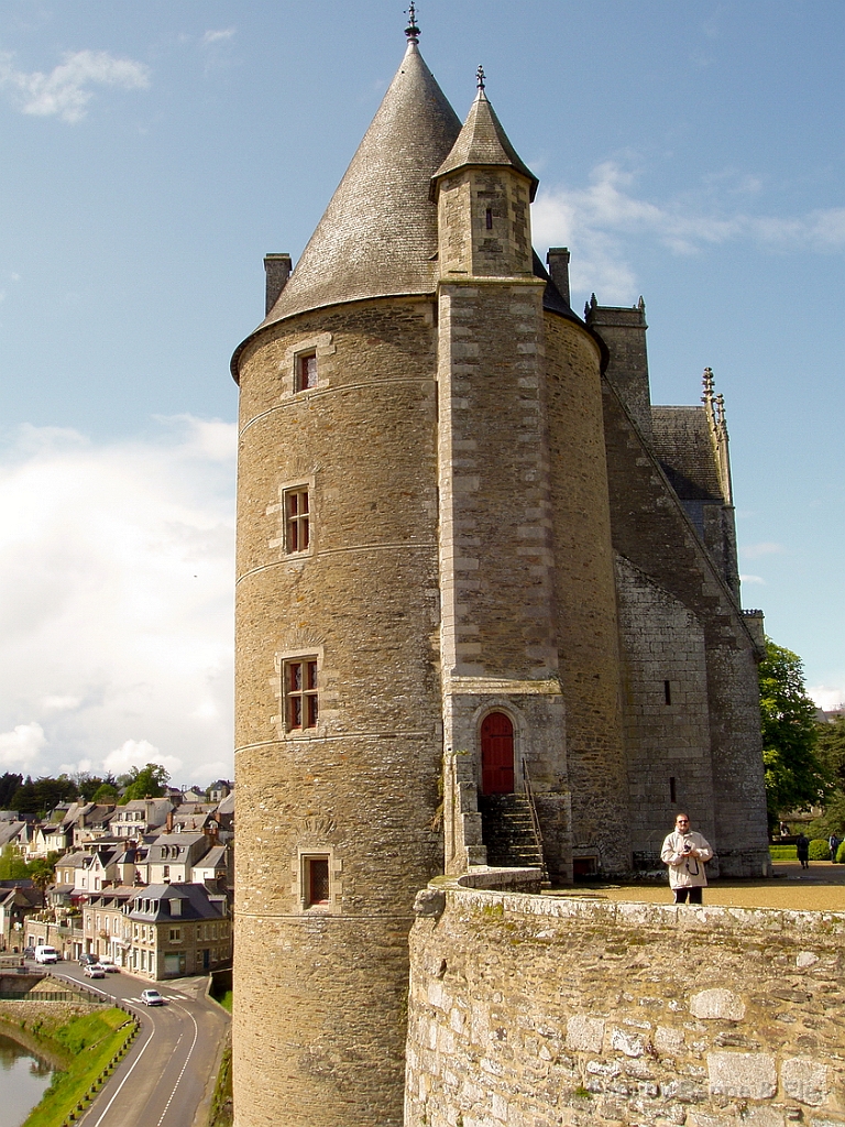 2512 Josselin