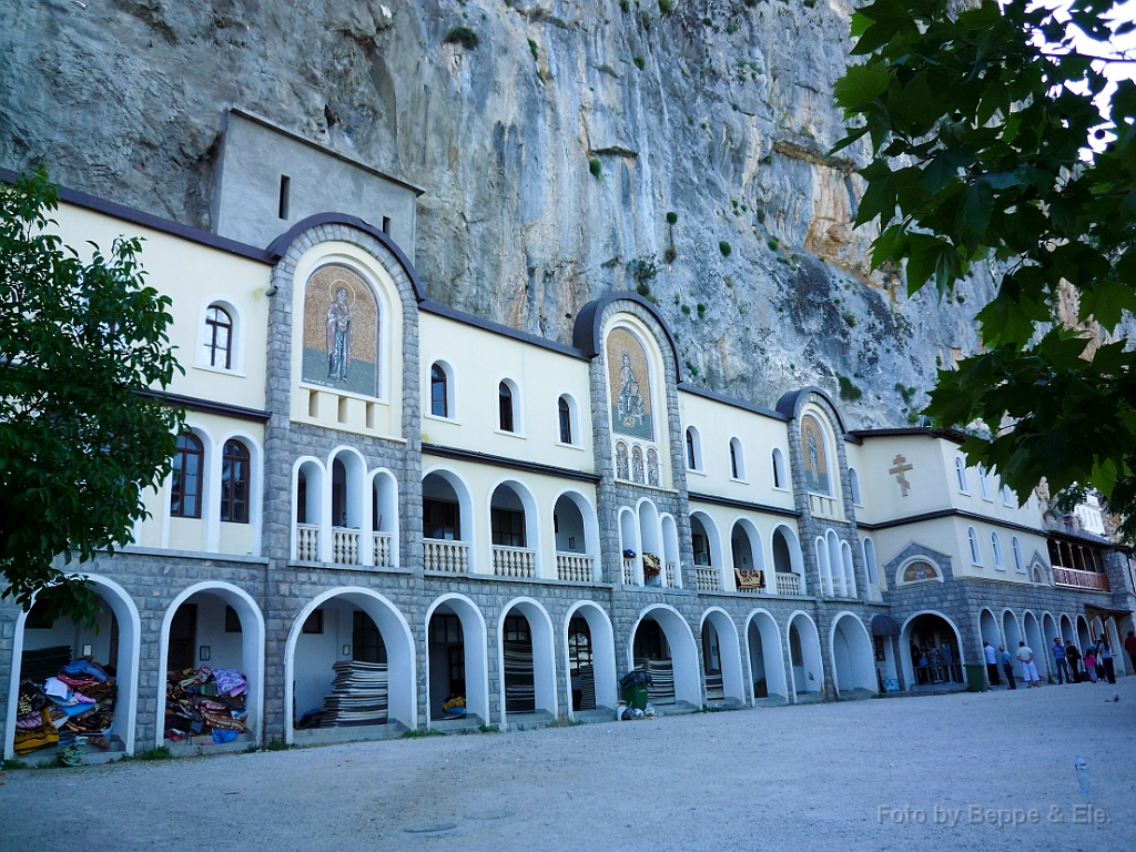 002 Monastero Ostrog