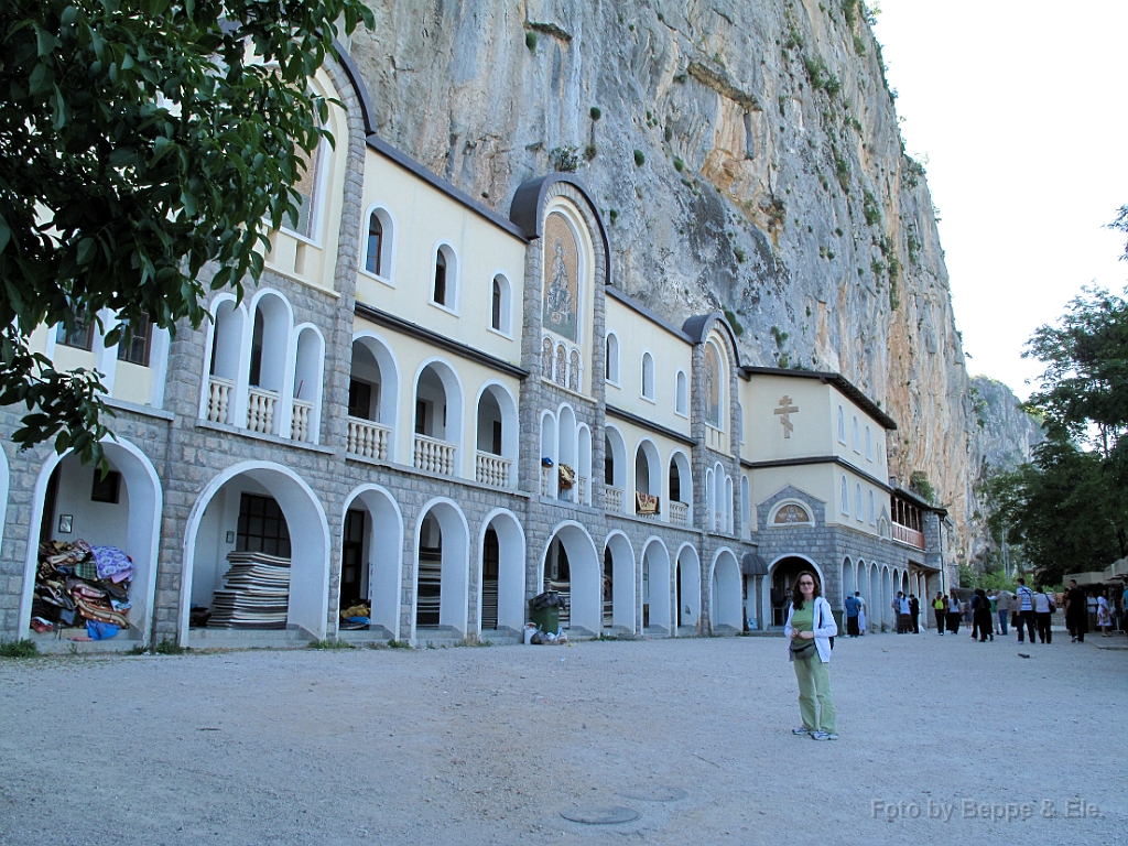 005 Monastero Ostrog