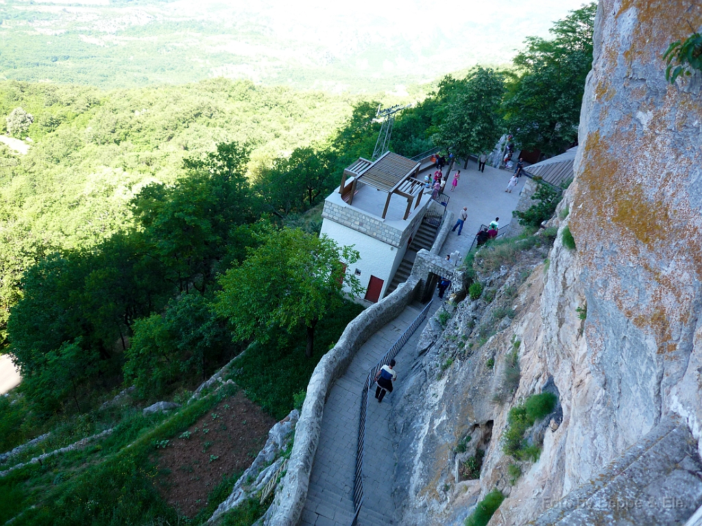 016 Monastero Ostrog