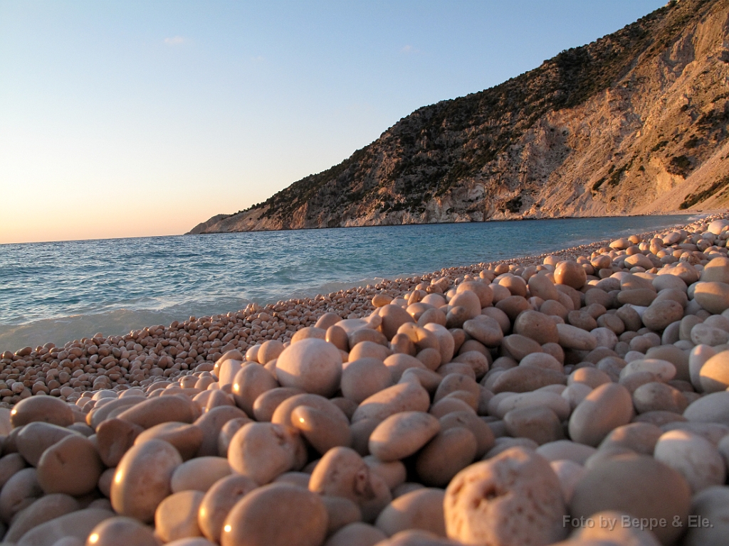 090 Tramonto spiaggia di Mirtos